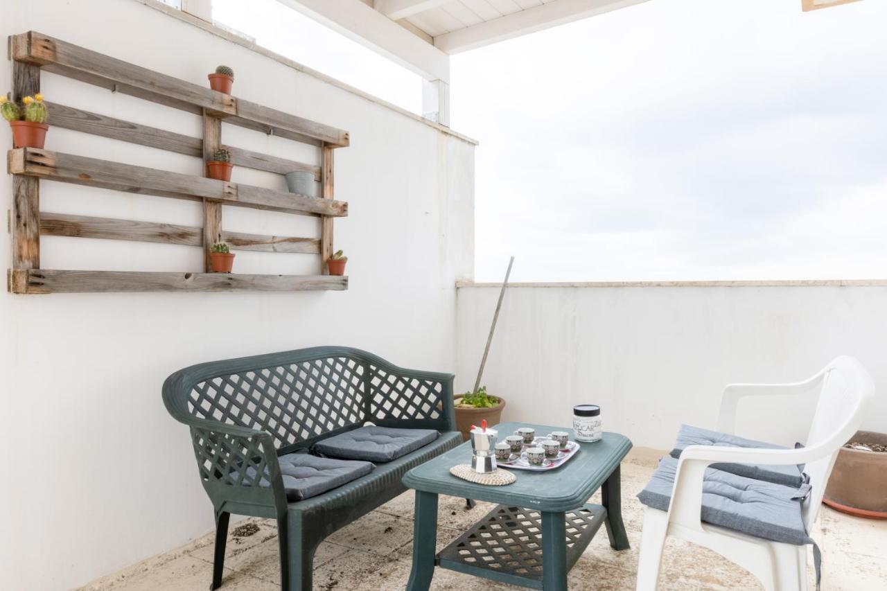 Lecce Colorful Flat With Terrace & Parking Apartment Luaran gambar