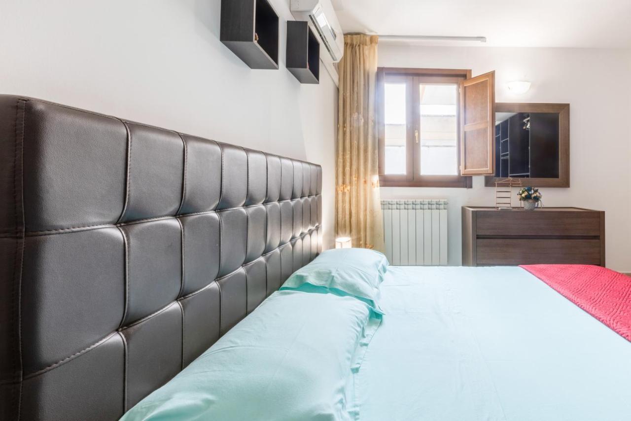 Lecce Colorful Flat With Terrace & Parking Apartment Luaran gambar
