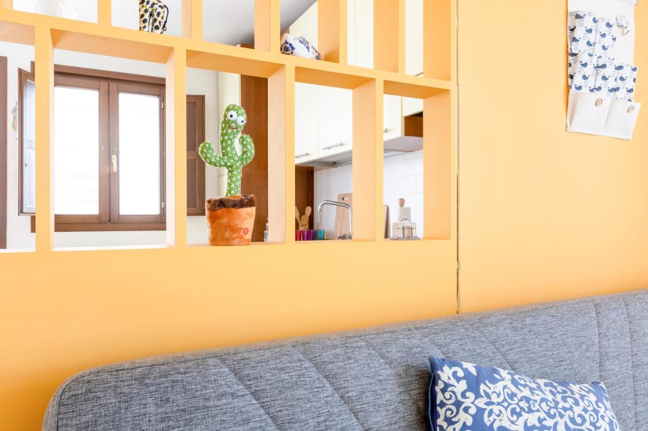 Lecce Colorful Flat With Terrace & Parking Apartment Luaran gambar