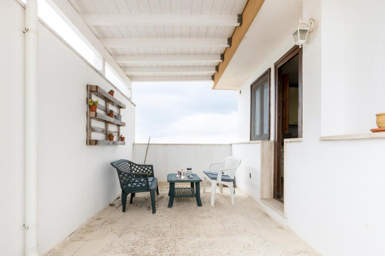 Lecce Colorful Flat With Terrace & Parking Apartment Luaran gambar